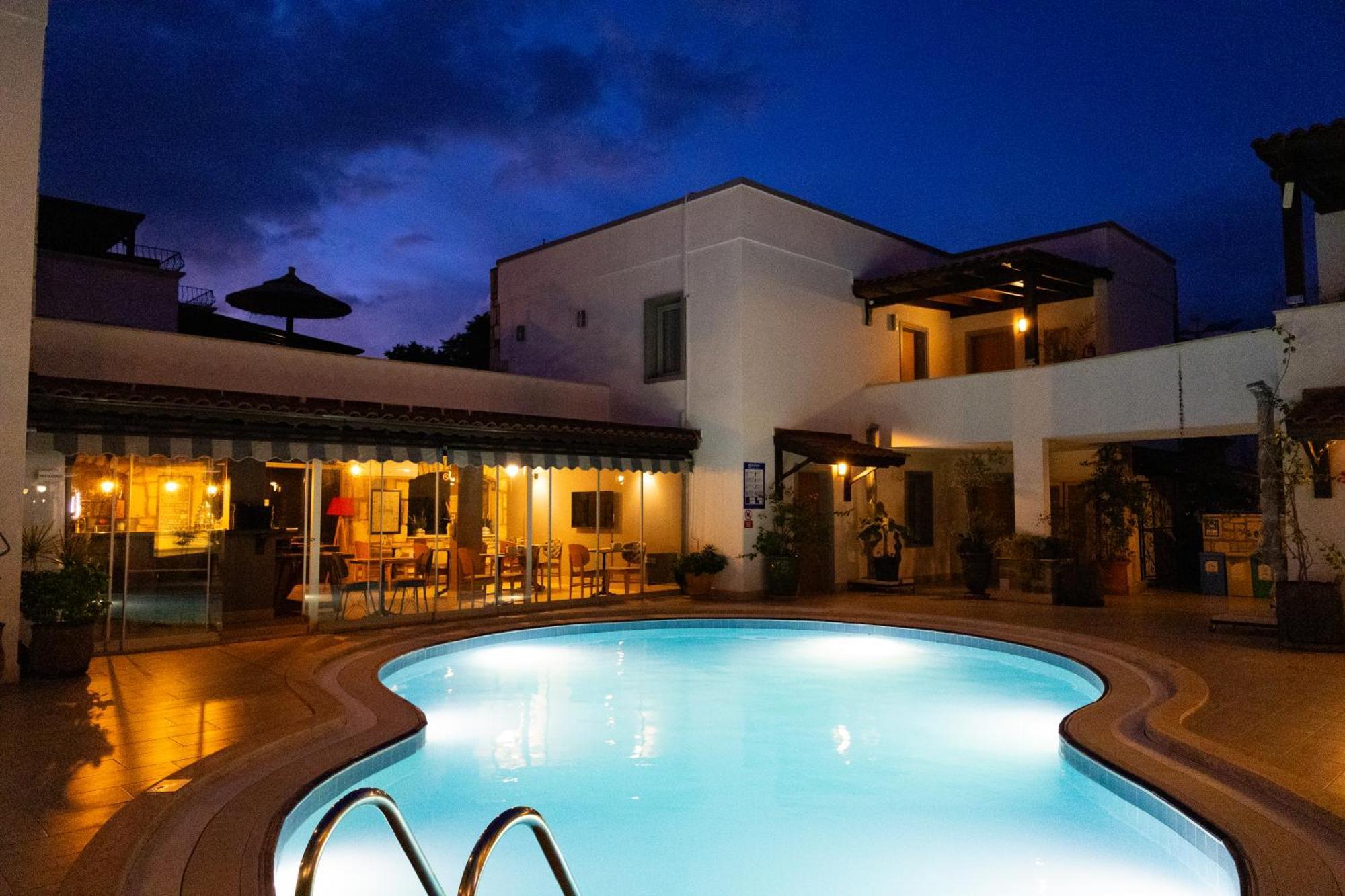 Hotel Pier Bodrum Marina Екстериор снимка